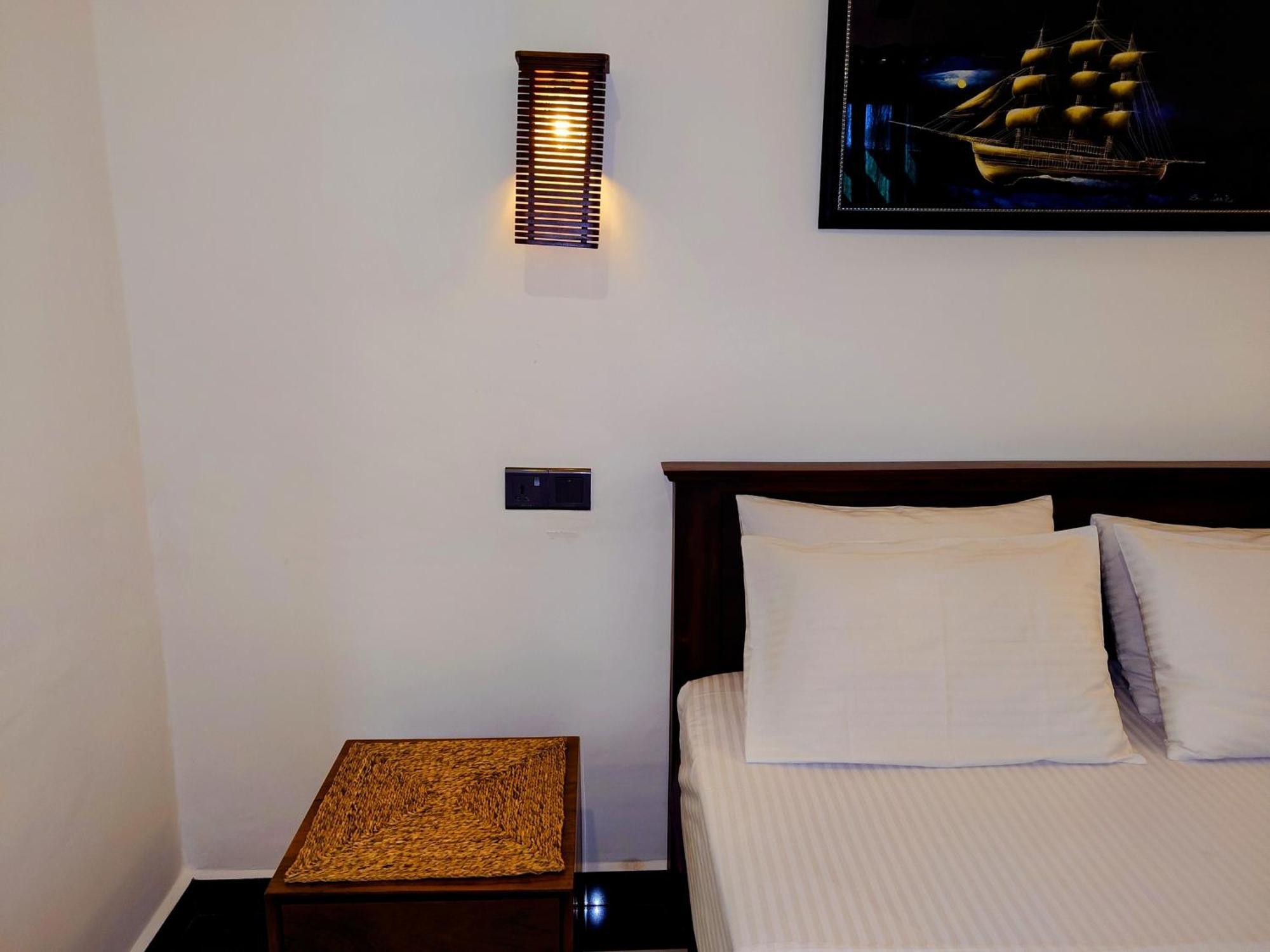 The Whitegates Lodge Weligama Habitación foto