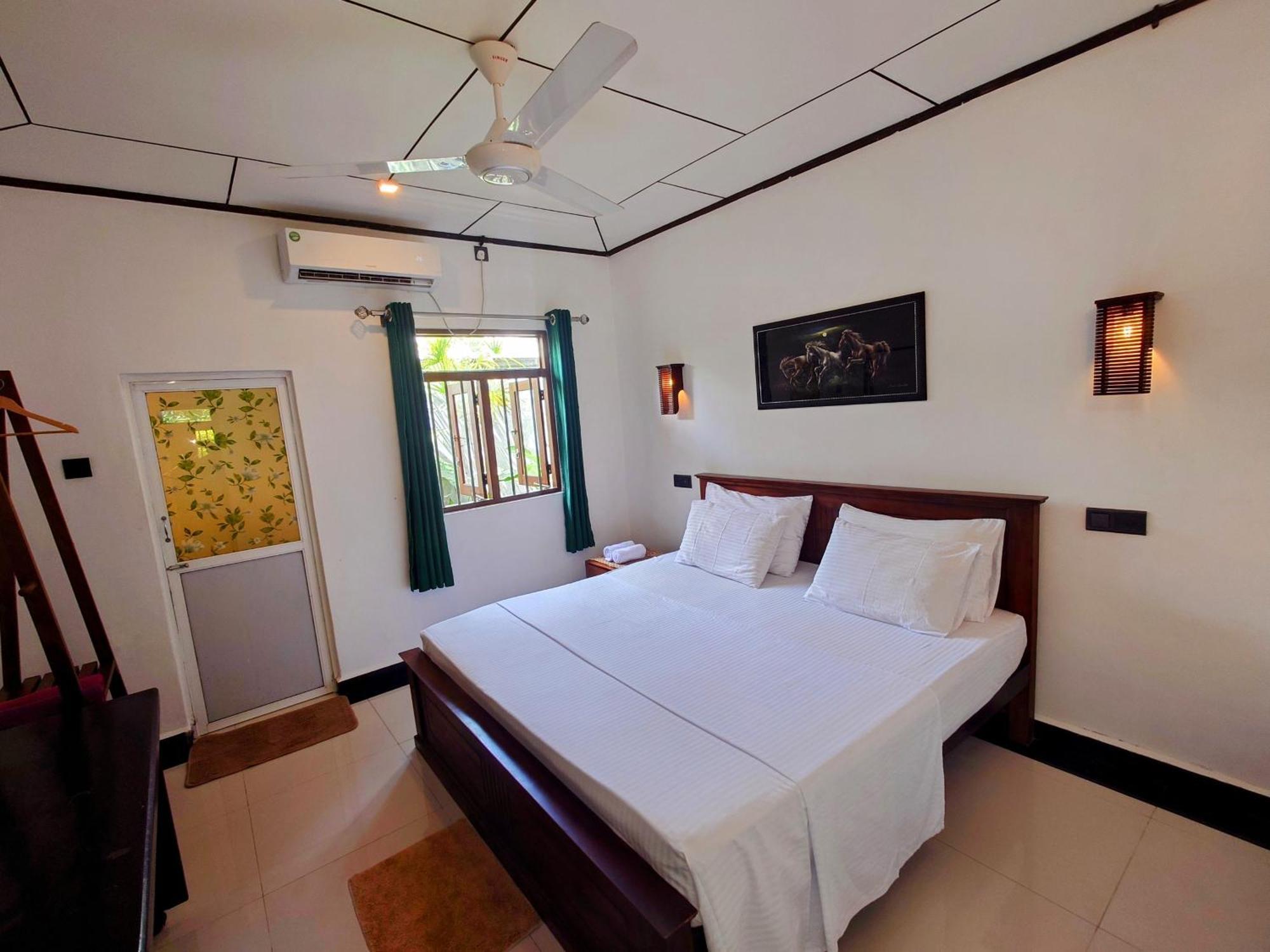 The Whitegates Lodge Weligama Exterior foto